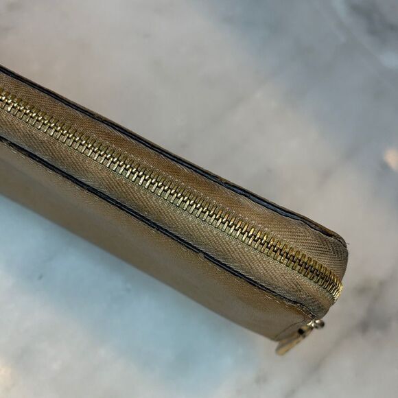 Michael Kors Saffiano Leather Full Zip Jet Set Continental Wallet - Picture 8 of 16